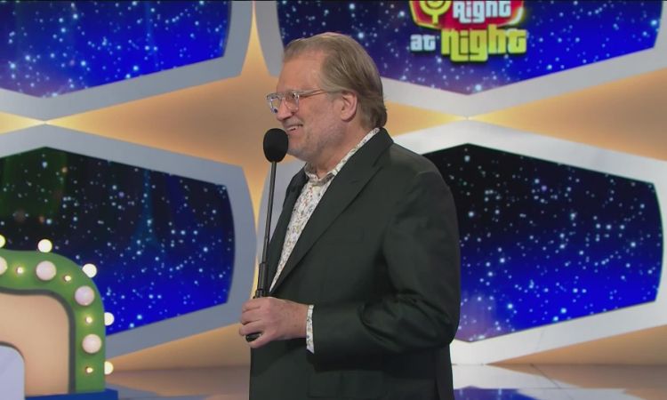  Drew Carey in his show